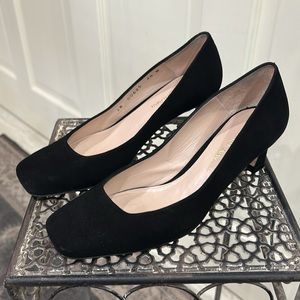 Stuart Weitzman - Suede - Size 4.5M - Chelsea Square Toe Pump